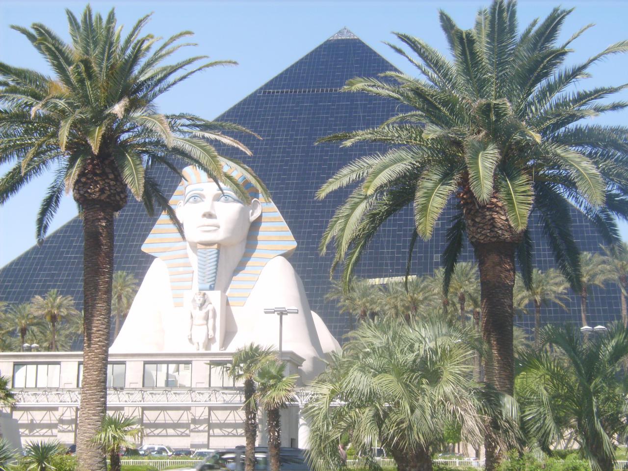 Hotel Louxor